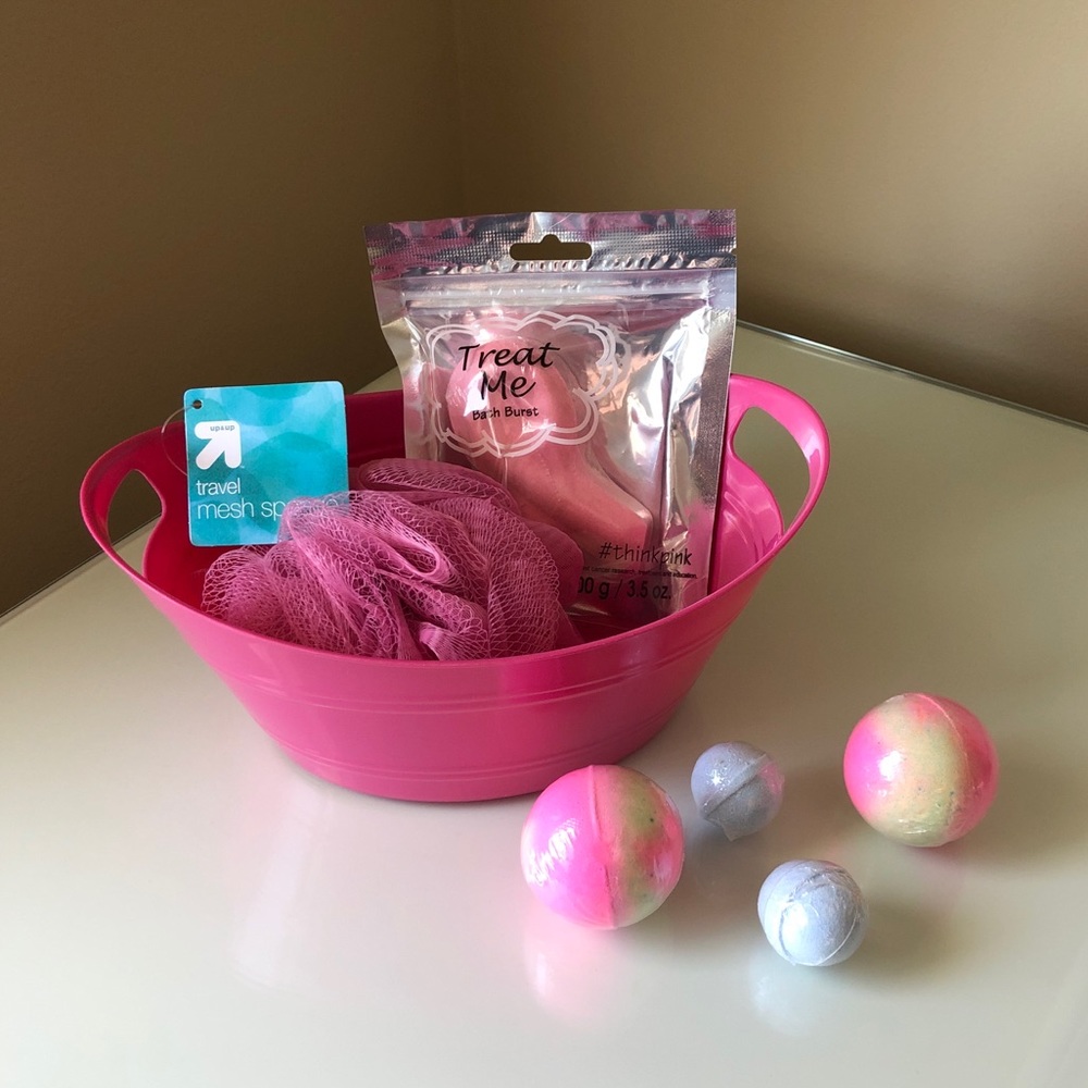 🛁 Treat Me Bath Bomb Basket Breast Cancer Pink